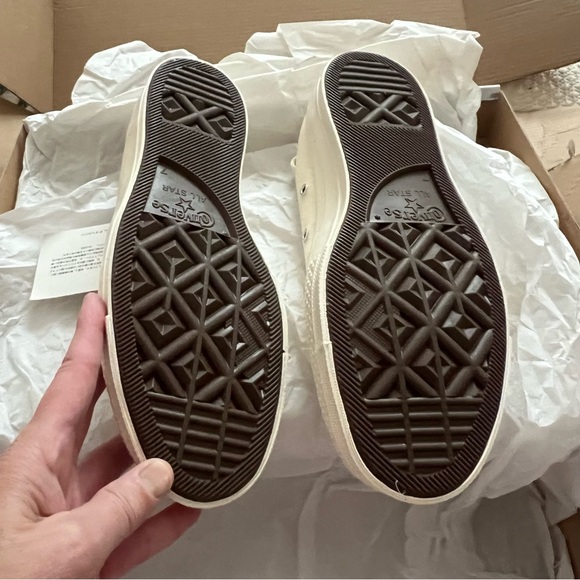 Converse x Comme des Garçons Play White Sneakers - Picture 4 of 8